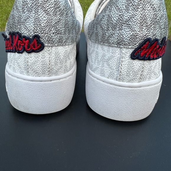 Michael Kor shoes and purse. It’s a bundle deal. - Picture 6 of 15